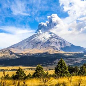 China Wall Tour with Mountains
